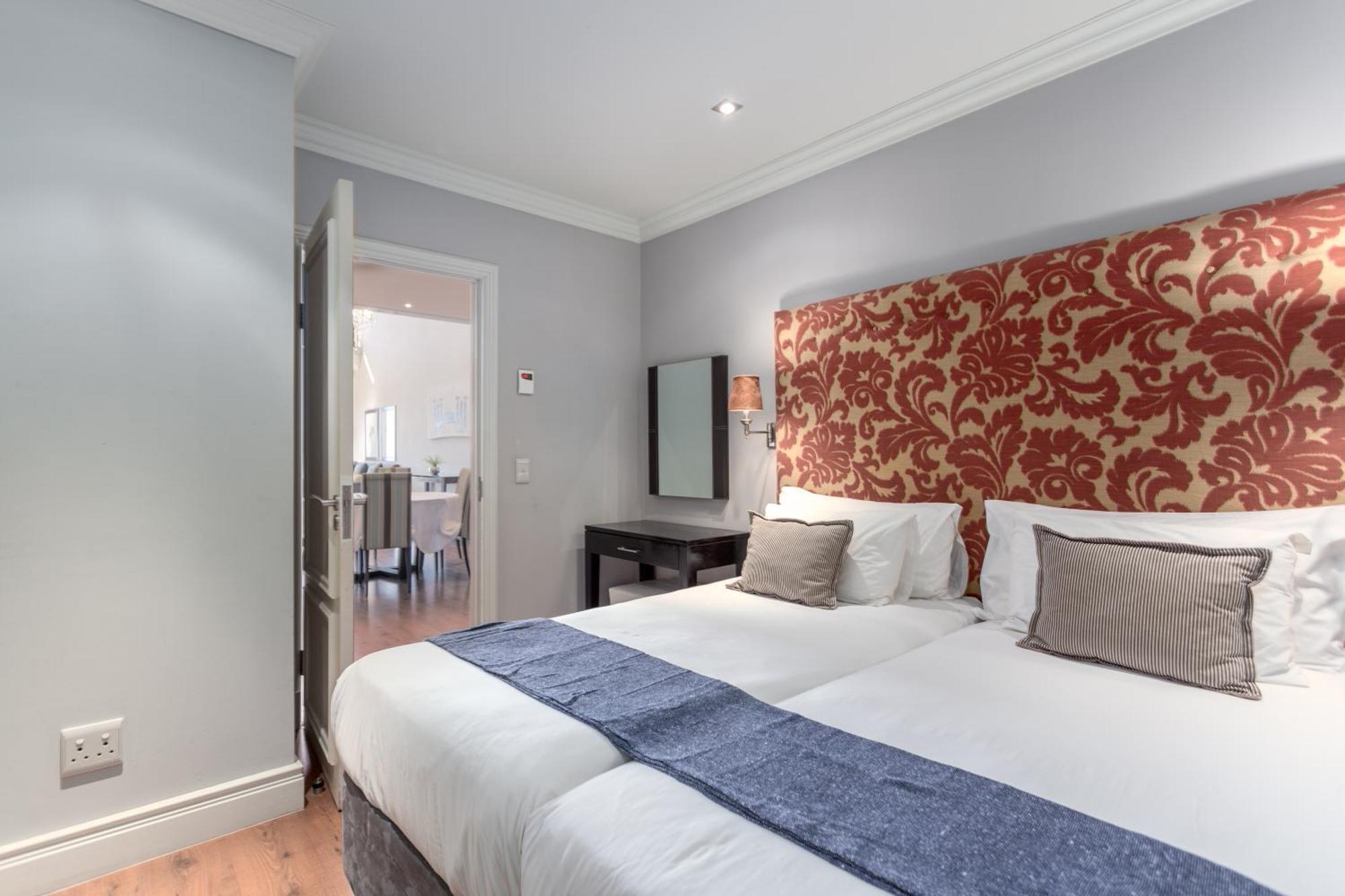 Cape Royale By Mcstay Cape Town Exterior photo