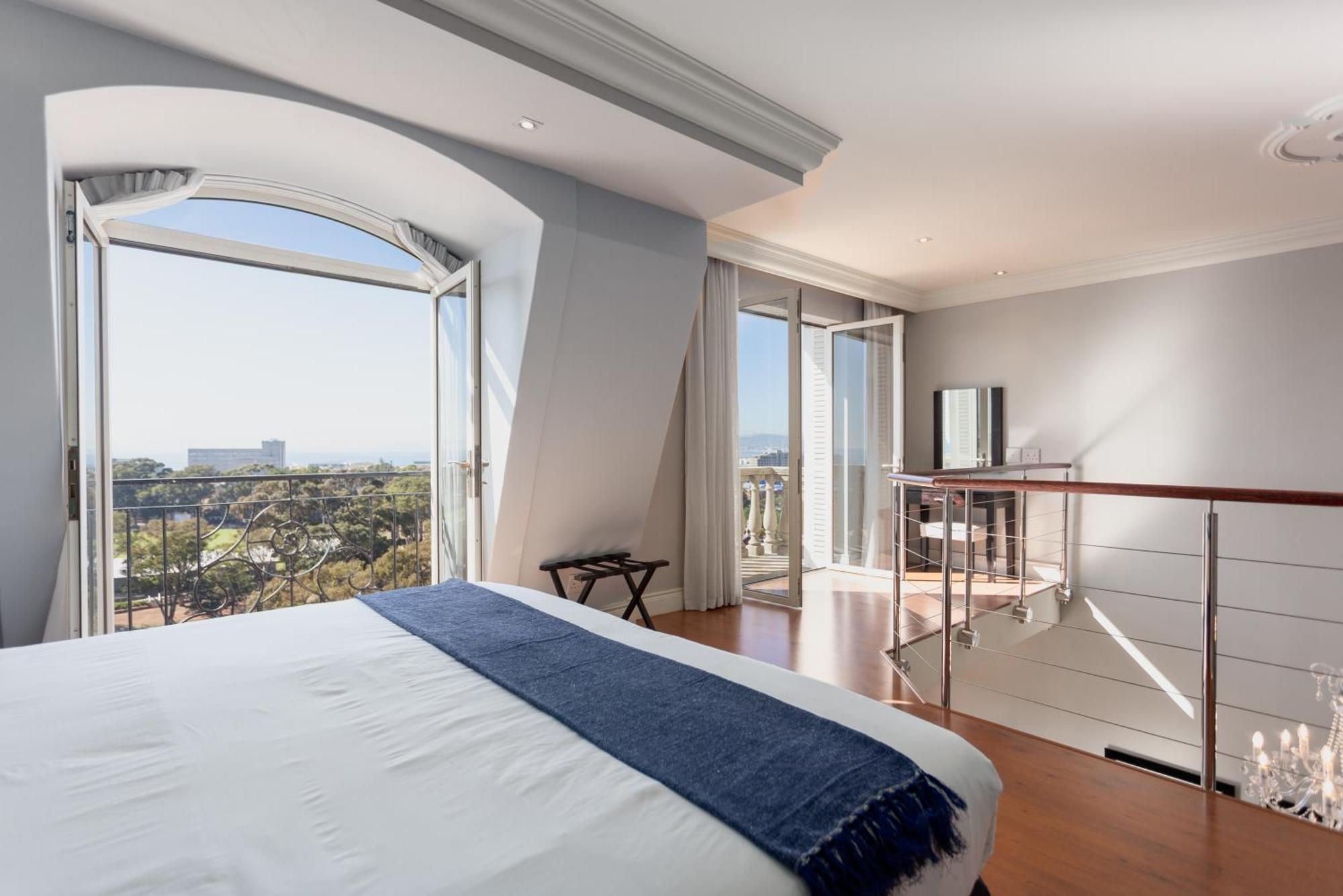 Cape Royale By Mcstay Cape Town Exterior photo